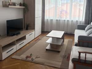 Ap. 2 camere renovat recent | Balcon cu panoramă spre Munții Făgăraș — miniatura 5