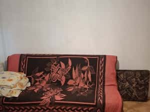 Inchiriez camera ptr.baieti la curte et.1 — miniatura 3
