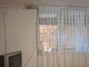 Inchiriez camera ptr.baieti la curte et.1 — miniatura 4