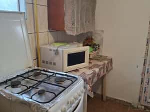 Inchiriez camera ptr.baieti la curte et.1 — miniatura 6