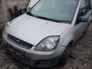 Capota aripa far trager radiator usa grila geam Ford Fiesta — miniatura 2