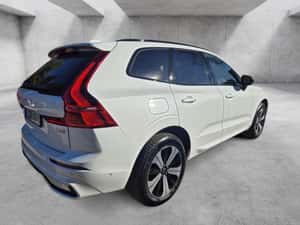 Volvo XC60 Hibrid 398 CP Automată 14.500 km — miniatura 3