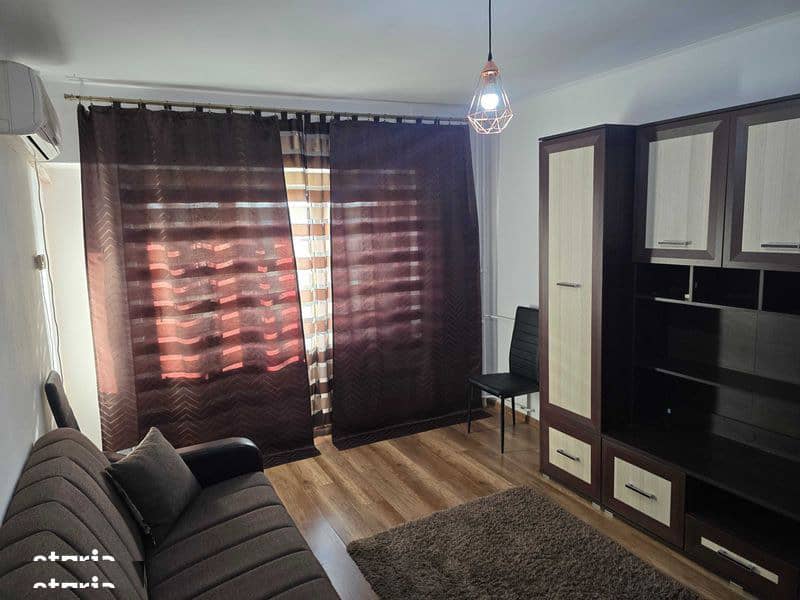 Apartament de inchiriat , 3 camere, zona Ultracentrala-Iasi — fotografie 1 din 6