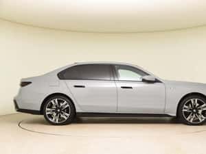 BMW 740 Berlină Diesel 2024 în Metzingen — miniatura 3