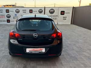 Opel Astra Hatchback, 2009, 263.000 km, Diesel — miniatura 5
