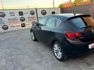 Opel Astra Hatchback, 2009, 263.000 km, Diesel — miniatura 6