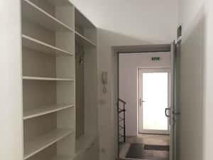 Apartament de inchiriat cu terasa si acces la curte – confort si lin — miniatura 6