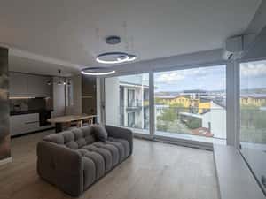 Apartament de lux cu 3 camere, 80 mp cu terasa 10 mp, zona centrala — miniatura 1