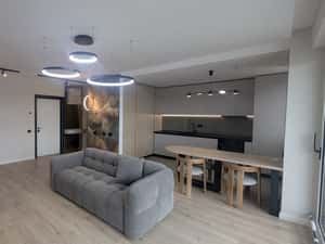 Apartament de lux cu 3 camere, 80 mp cu terasa 10 mp, zona centrala — miniatura 3