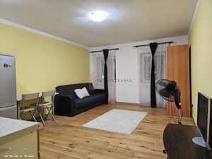 Garsoniera spatioasa la etaj intermediar, bloc cu Lift, Zona Broscarie — miniatura 2