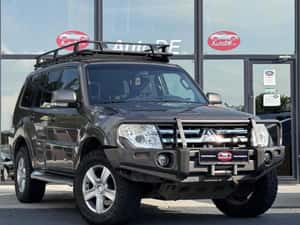 Mitsubishi Pajero Automată 200 HP Diesel — miniatura 2