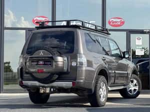 Mitsubishi Pajero Automată 200 HP Diesel — miniatura 4