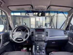 Mitsubishi Pajero Automată 200 HP Diesel — miniatura 7