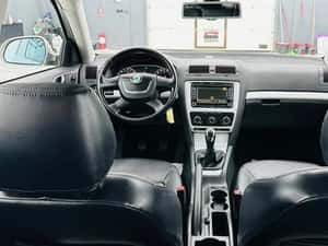 SKODA OCTAVIA 1.6 Diesel, 2012, manuala 6+1, alb — miniatura 6