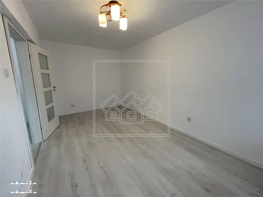 Apartament 2 camere decomandat, Rahovei — fotografie 1 din 6