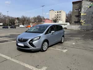 Opel Zafira - Minivan spațios, fabricat în 2016 — miniatura 3