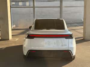 Tesla Model Y SUV second hand — miniatura 4