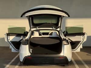 Tesla Model Y SUV second hand — miniatura 7