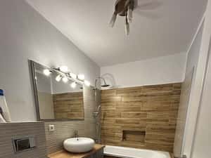 Apartament cu 2 camere! Str Florilor! Parcare subterană! — miniatura 4