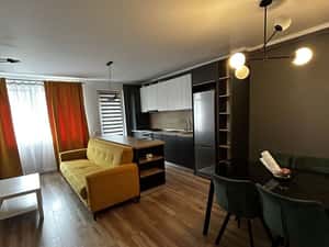 Apartament cu 2 camere! Str Florilor! Parcare subterană! — miniatura 5