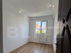 Apartament 3 camere, 45 mp, zona Craiovita Noua — miniatura 4