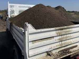 Pamant negru pentru gazon