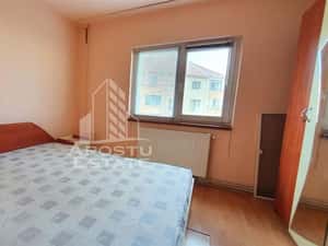 Apartament cu 3 camere, decomandat, etaj intermediar, Freidorf — miniatura 3