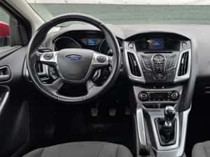 Ford Focus Titanium Manuală 140 HP Diesel — miniatura 5