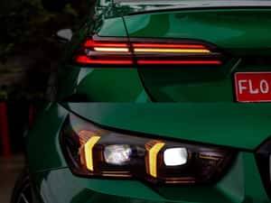 BMW M5 (G90) 4.4 V8 (727 CP) Plug-in Hybrid M xDrive M Steptronic — miniatura 7