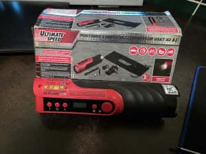 Compresor auto portabil cu acumulator