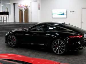 Jaguar F-Type Coupé P575 R Black Edition — miniatura 4