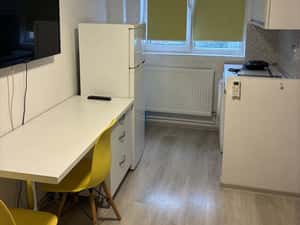 Garsoniera moderna zona mizil 1 decembrie metrou — miniatura 3