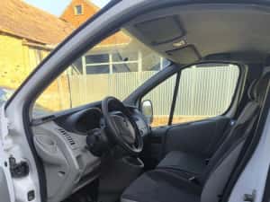 Opel vivaro 2 litri CDTI — miniatura 6