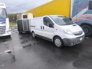 Opel vivaro 2 litri CDTI — miniatura 9