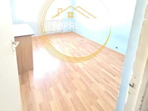 Se vinde apartament 3 camere 71mp decomandat 66000euro neg — miniatura 4