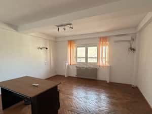 Piata Romana foarte aproape de metrou, bloc 2004, etaj 4/P+5, 115mp — miniatura 2