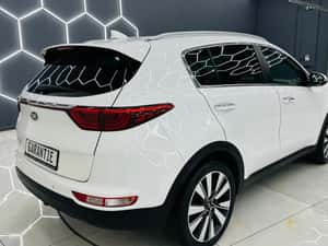 KIA SPORTAGE 2018, 143.000 km, Diesel, Manuală, Alb — miniatura 4