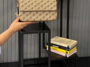 Geanta Guess noua !!! Dimensiuni 25/14 !!! — miniatura 3