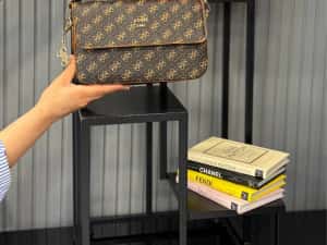 Geanta Guess noua !!! Dimensiuni 25/14 !!! — miniatura 6