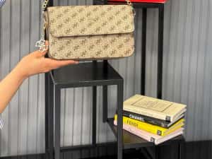 Geanta Guess noua !!! Dimensiuni 25/14 !!! — miniatura 8