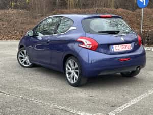 Peugeot 208 1.6 E-HDI 2012 euro 5 Manual — miniatura 2