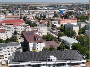 Bloc nou, ap.2 camere, lângă căminul de batrani — miniatura 1