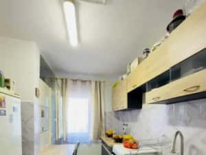 Apartament 2 camere, semidecomandat, etaj 2, zona Aradului — miniatura 5