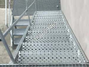 Scări metalice zincate 90x27 — miniatura 6