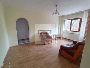 Apartament de vânzare în zona PODU ROȘ cu 3 camere decomandat