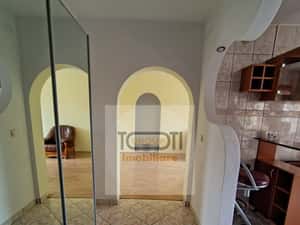 Apartament de vânzare în zona PODU ROȘ cu 3 camere decomandat — miniatura 5