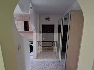 Apartament de vânzare în zona PODU ROȘ cu 3 camere decomandat — miniatura 6