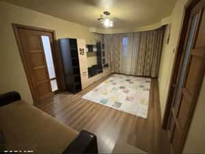Apartament 2 camere, Valea Roșie, mobilat și utilat, lift  funcțional — miniatura 1
