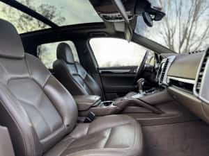 Vand Porsche Cayenne 3.0 D 245 cp 2011 — miniatura 8