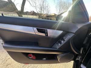 Mercedes C class 4 matic avangarde — miniatura 5